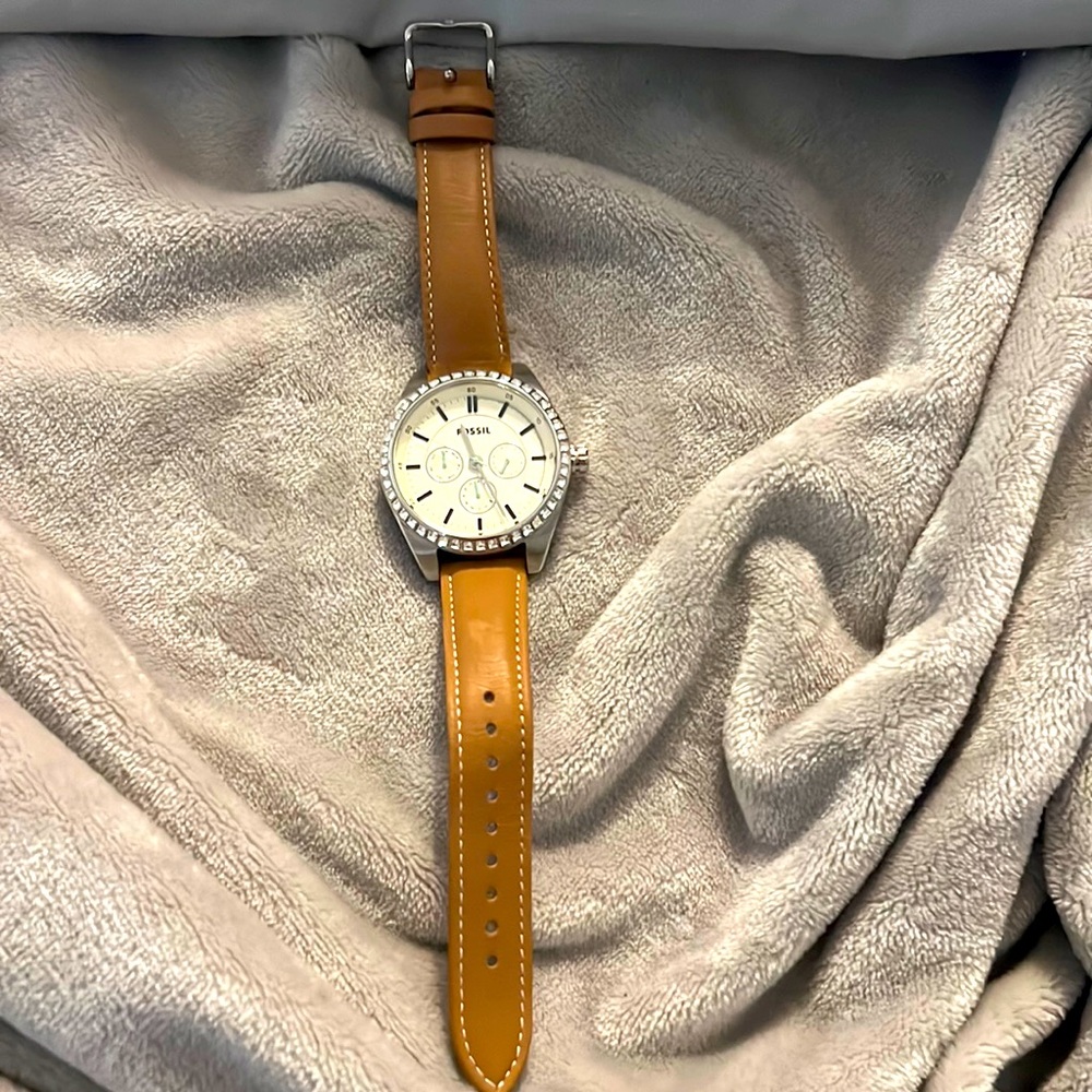 Fossil womens watch- brown leather band